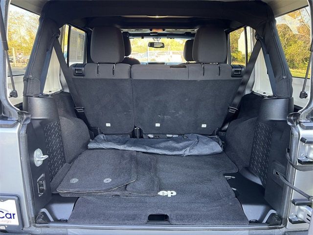 2016 Jeep Wrangler Unlimited 4WD 4dr Sport - 22942972 - 13