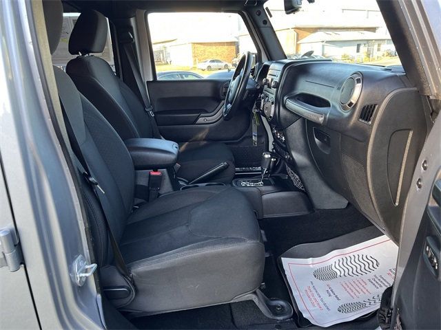 2016 Jeep Wrangler Unlimited 4WD 4dr Sport - 22942972 - 16