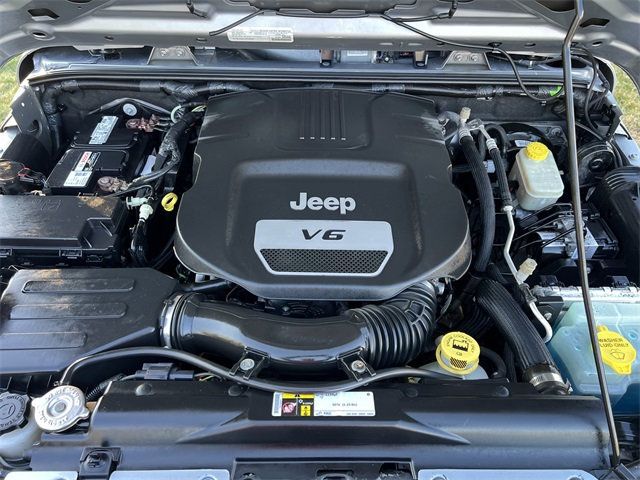 2016 Jeep Wrangler Unlimited 4WD 4dr Sport - 22942972 - 17