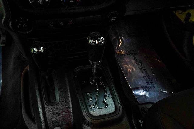 2016 Jeep Wrangler Unlimited 4WD 4dr Sport - 22965270 - 19