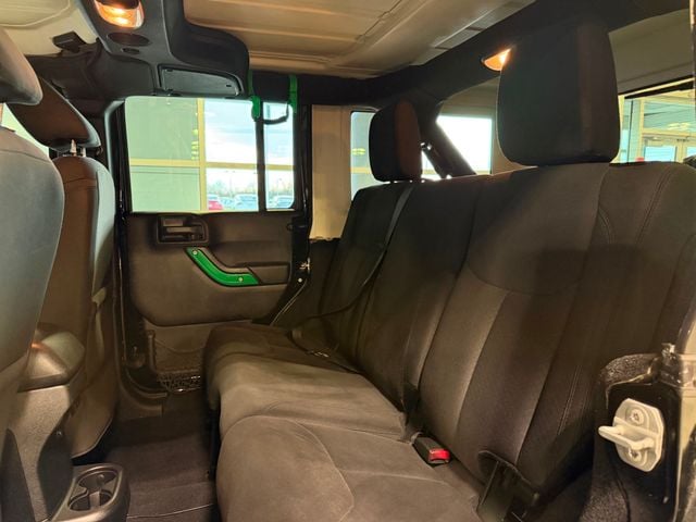 2016 Jeep Wrangler Unlimited 4WD 4dr Sport - 23012561 - 19