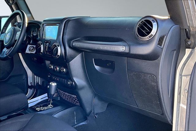 2016 Jeep Wrangler Unlimited 4WD 4dr Sport - 23076155 - 12