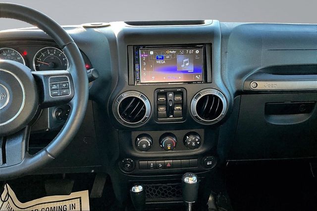 2016 Jeep Wrangler Unlimited 4WD 4dr Sport - 23076155 - 24