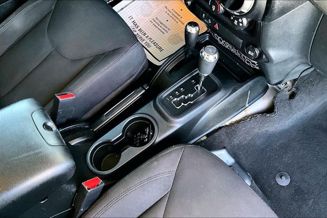 2016 Jeep Wrangler Unlimited 4WD 4dr Sport - 23076155 - 27