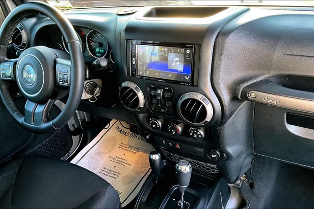 2016 Jeep Wrangler Unlimited 4WD 4dr Sport - 23076155 - 28