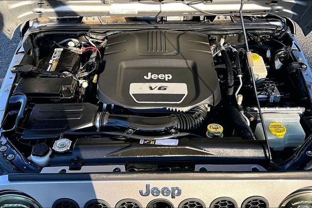 2016 Jeep Wrangler Unlimited 4WD 4dr Sport - 23076155 - 36