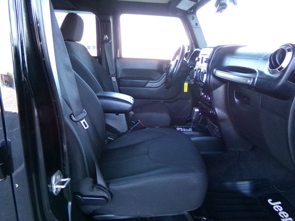 2016 Jeep Wrangler Unlimited 4WD 4dr Sport - 23021160 - 16