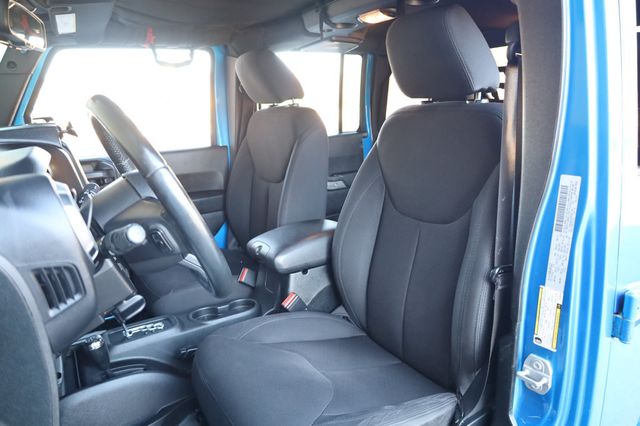 2016 Jeep Wrangler Unlimited 4WD 4dr Sport S - 22965165 - 16