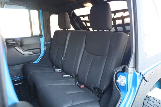 2016 Jeep Wrangler Unlimited 4WD 4dr Sport S - 22965165 - 19