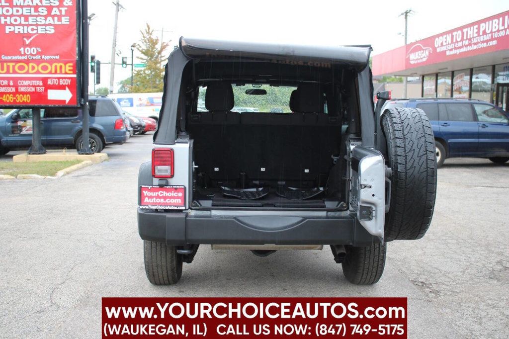 2016 Jeep Wrangler Unlimited 4WD 4dr Willys Wheeler - 22909847 - 9