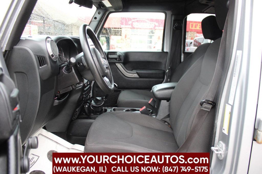 2016 Jeep Wrangler Unlimited 4WD 4dr Willys Wheeler - 22909847 - 10