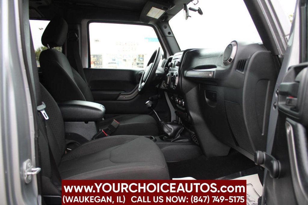 2016 Jeep Wrangler Unlimited 4WD 4dr Willys Wheeler - 22909847 - 12