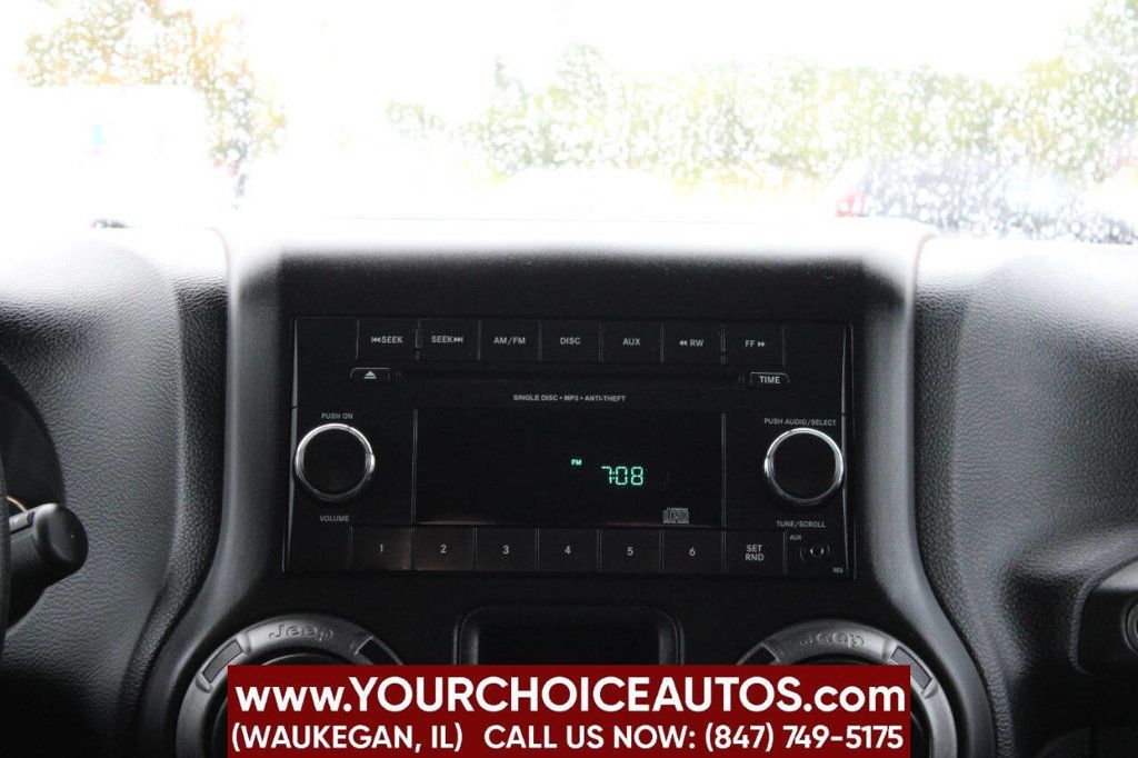 2016 Jeep Wrangler Unlimited 4WD 4dr Willys Wheeler - 22909847 - 17