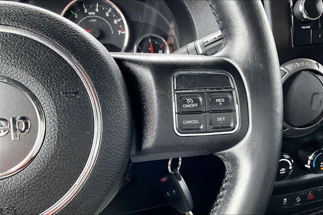 2016 Jeep Wrangler Unlimited 4WD 4dr Willys Wheeler - 23068395 - 22
