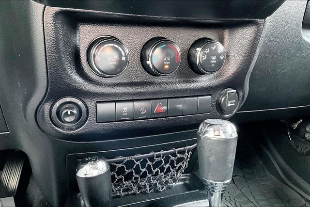 2016 Jeep Wrangler Unlimited 4WD 4dr Willys Wheeler - 23068395 - 25