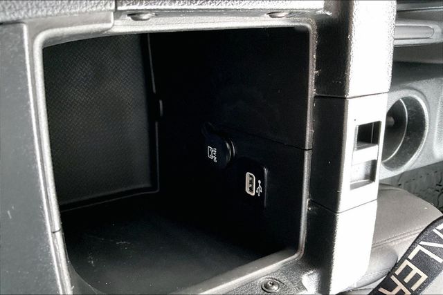2016 Jeep Wrangler Unlimited 4WD 4dr Willys Wheeler - 23068395 - 27