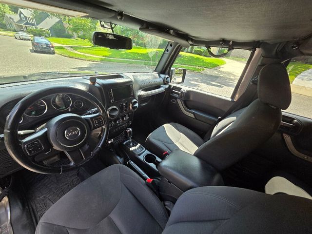 2016 Jeep Wrangler Unlimited 4WD 4dr Willys Wheeler - 23060861 - 15