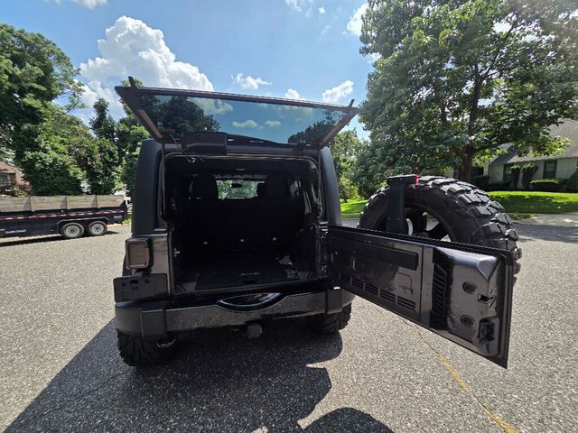 2016 Jeep Wrangler Unlimited 4WD 4dr Willys Wheeler - 23060861 - 18