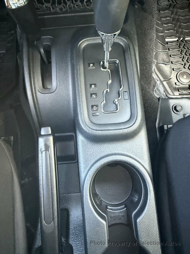 2016 Jeep Wrangler Unlimited 4WD RUBICON W/3-PIECE HARDTOP & ALPINE SOUND - 23071399 - 25