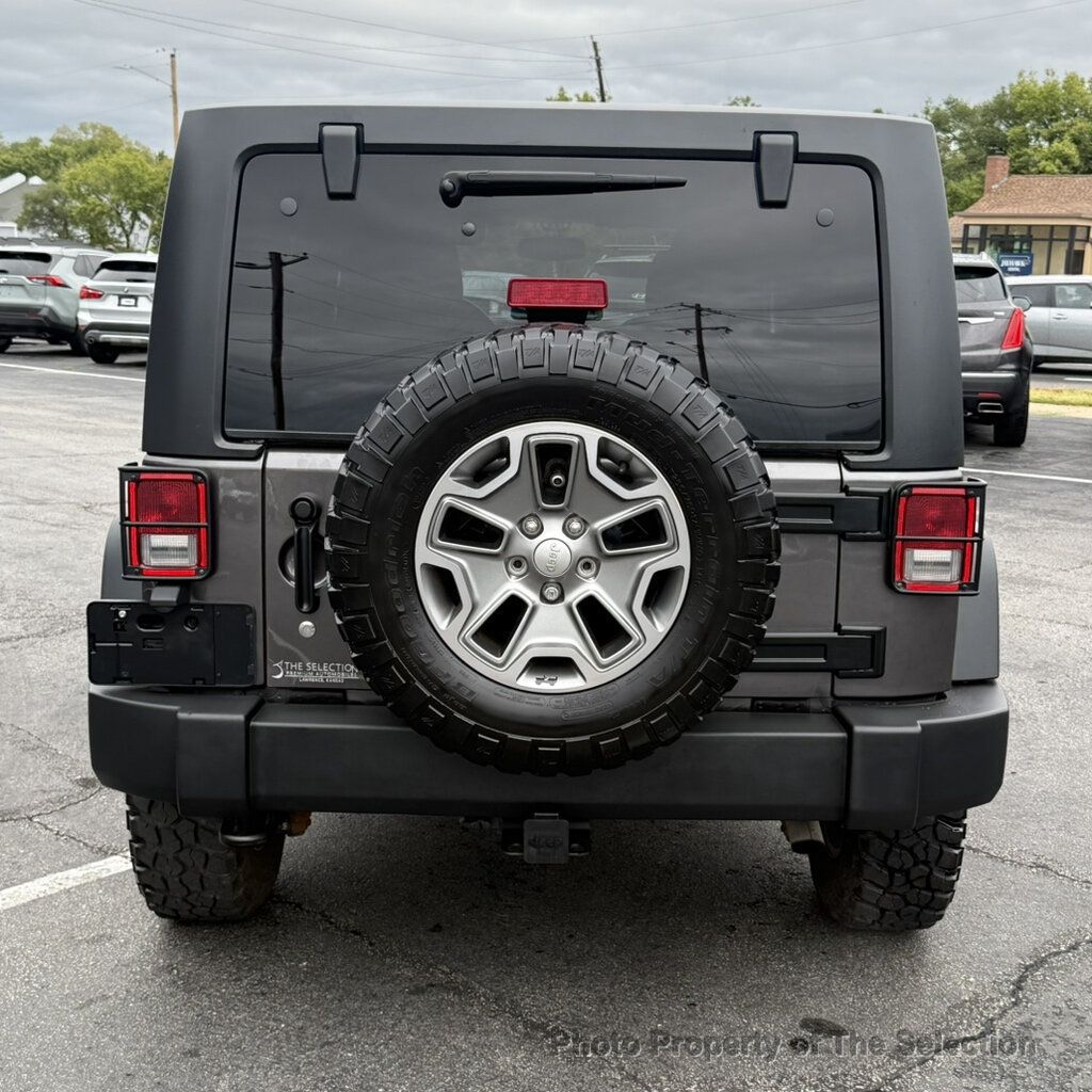 Jeep Wrangler photo 14