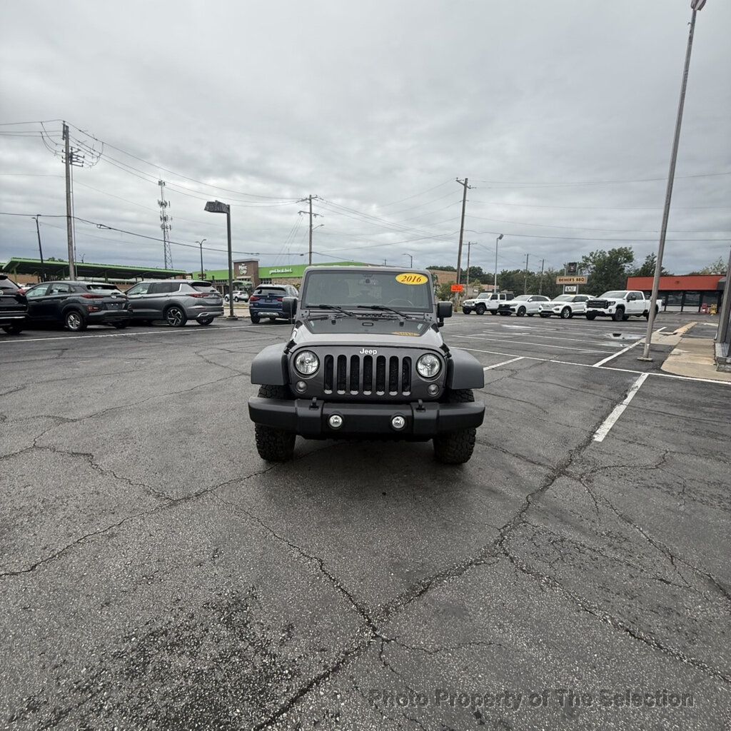 Jeep Wrangler photo 4