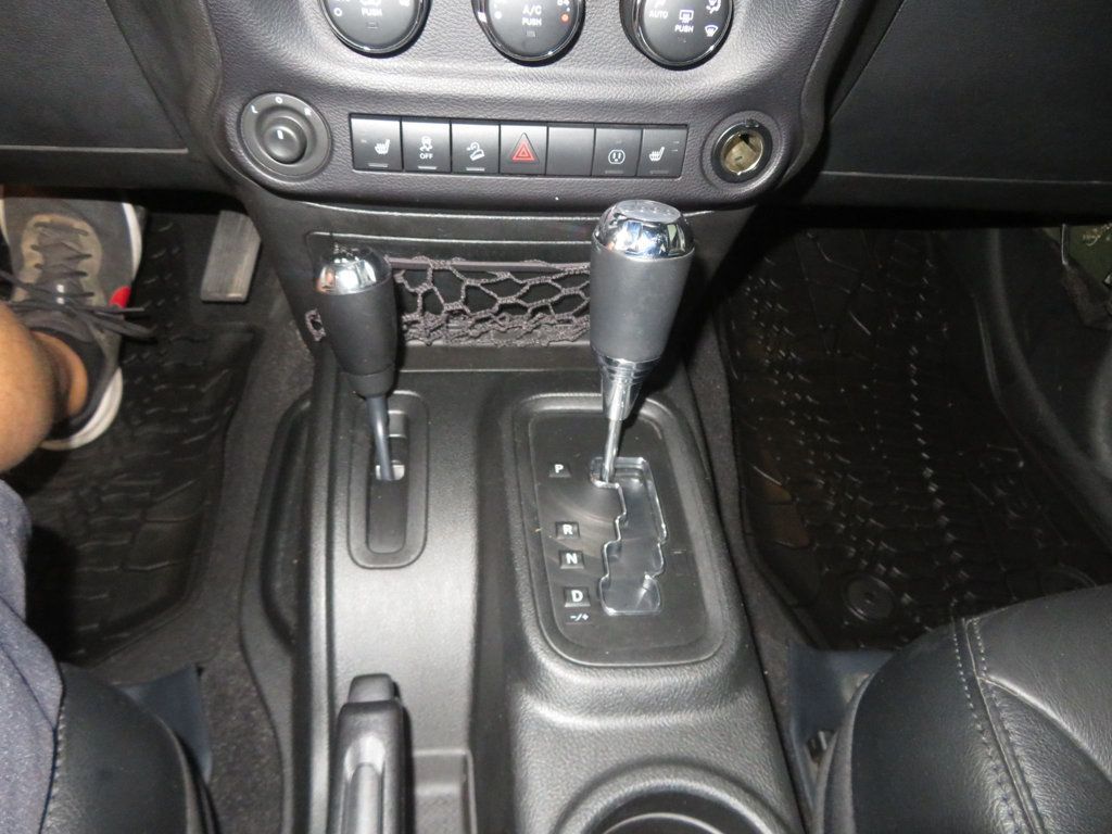 2016 Jeep Wrangler Unlimited Anniversary Edition photo 32