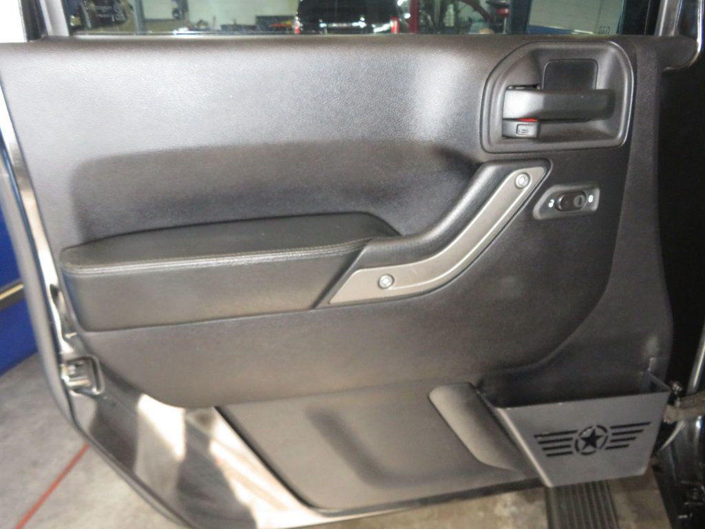 2016 Jeep Wrangler Unlimited 4X4 HARDTOP UNLIMITED BLACK BEAR EDITION LOW MILES EXTRA CLEAN  - 22988211 - 17