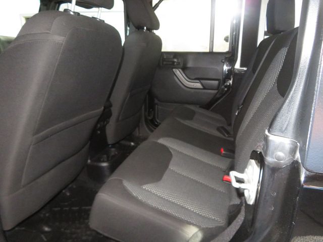 2016 Jeep Wrangler Unlimited 4X4 HARDTOP UNLIMITED BLACK BEAR EDITION LOW MILES EXTRA CLEAN  - 22988211 - 24