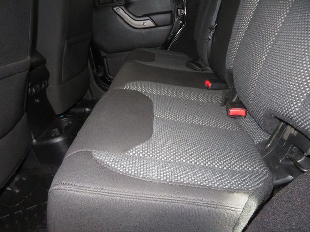 2016 Jeep Wrangler Unlimited 4X4 HARDTOP UNLIMITED BLACK BEAR EDITION LOW MILES EXTRA CLEAN  - 22988211 - 25