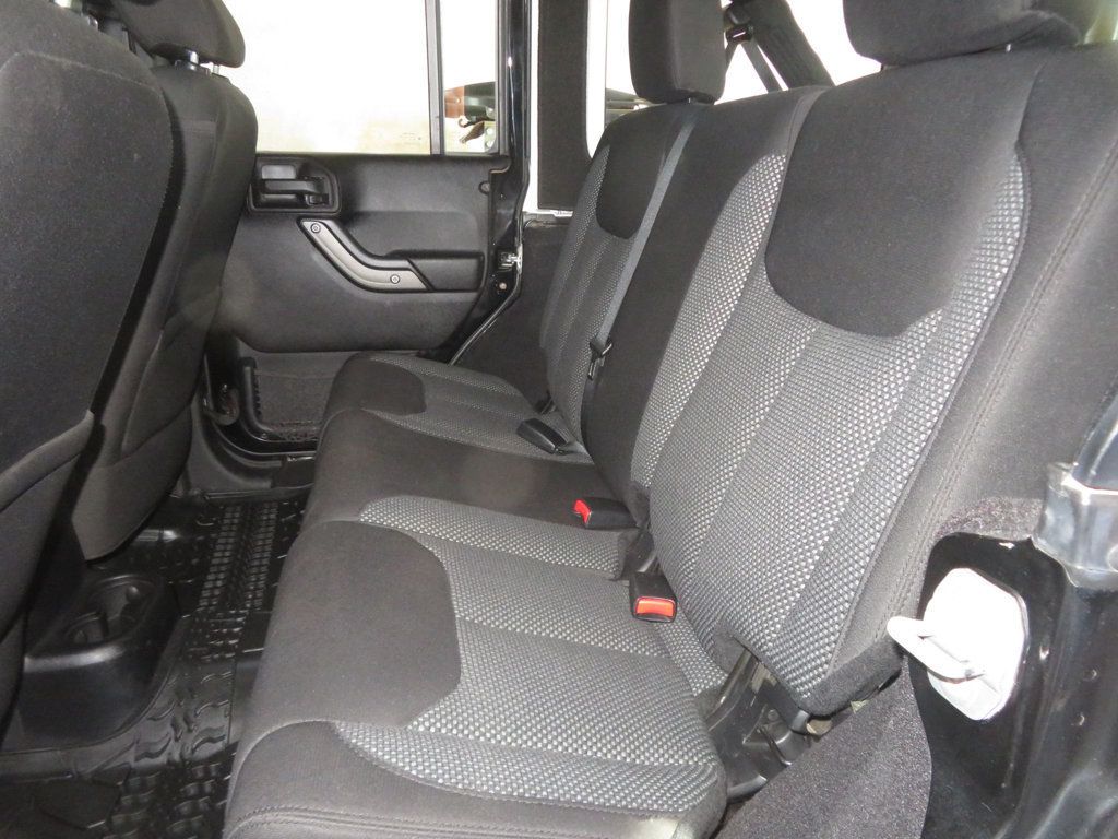 2016 Jeep Wrangler Unlimited 4X4 HARDTOP UNLIMITED BLACK BEAR EDITION LOW MILES EXTRA CLEAN  - 22988211 - 26