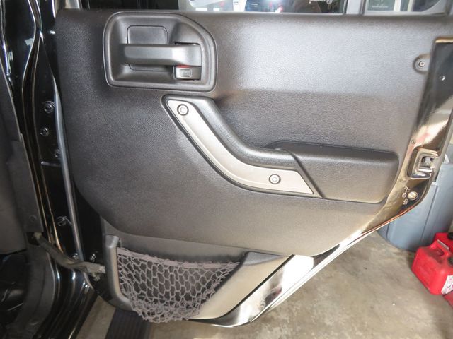 2016 Jeep Wrangler Unlimited 4X4 HARDTOP UNLIMITED BLACK BEAR EDITION LOW MILES EXTRA CLEAN  - 22988211 - 27