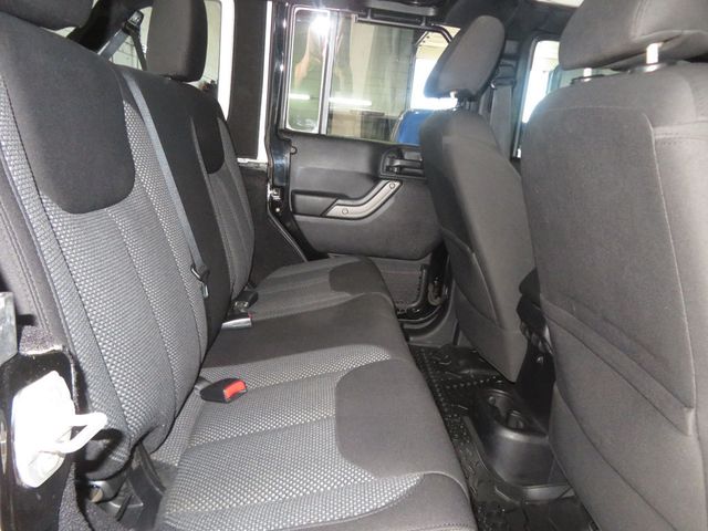 2016 Jeep Wrangler Unlimited 4X4 HARDTOP UNLIMITED BLACK BEAR EDITION LOW MILES EXTRA CLEAN  - 22988211 - 28