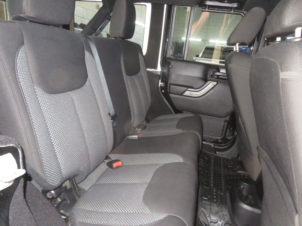 2016 Jeep Wrangler Unlimited 4X4 HARDTOP UNLIMITED BLACK BEAR EDITION LOW MILES EXTRA CLEAN  - 22988211 - 29