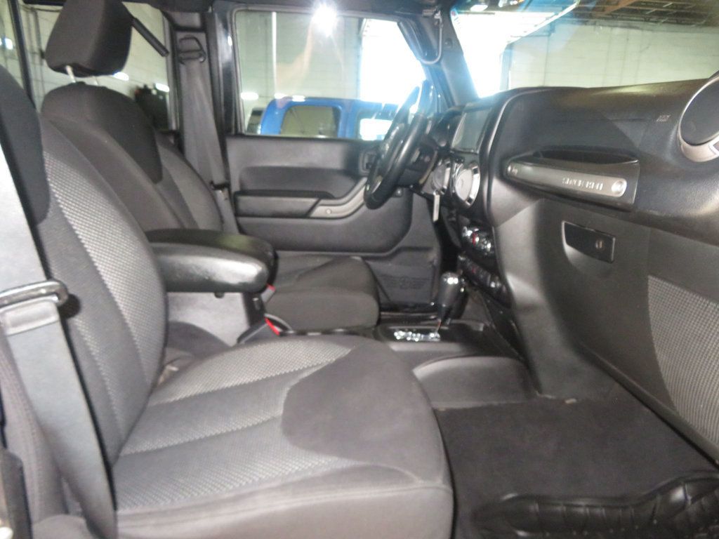 2016 Jeep Wrangler Unlimited 4X4 HARDTOP UNLIMITED BLACK BEAR EDITION LOW MILES EXTRA CLEAN  - 22988211 - 33