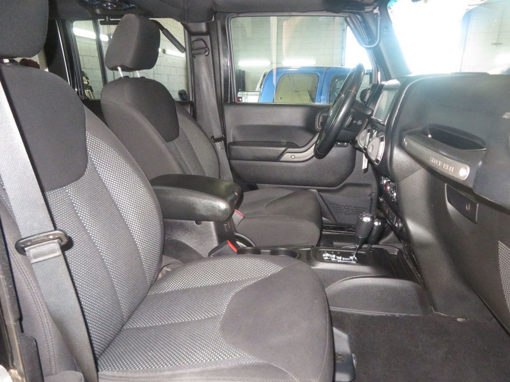 2016 Jeep Wrangler Unlimited 4X4 HARDTOP UNLIMITED BLACK BEAR EDITION LOW MILES EXTRA CLEAN  - 22988211 - 34