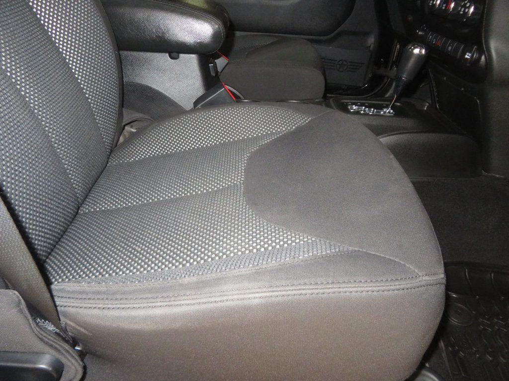 2016 Jeep Wrangler Unlimited 4X4 HARDTOP UNLIMITED BLACK BEAR EDITION LOW MILES EXTRA CLEAN  - 22988211 - 35