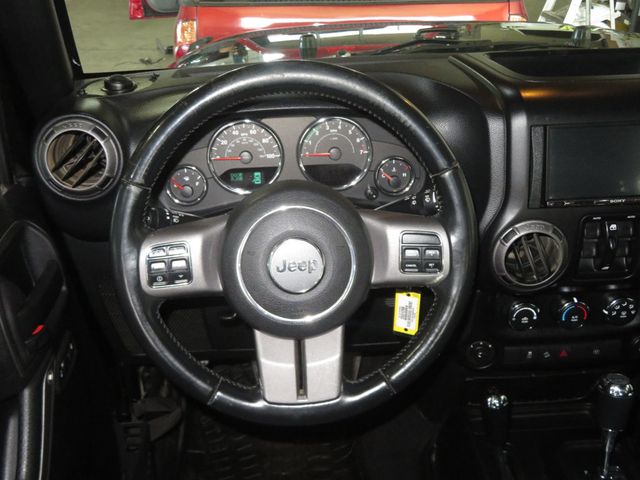 2016 Jeep Wrangler Unlimited 4X4 HARDTOP UNLIMITED BLACK BEAR EDITION LOW MILES EXTRA CLEAN  - 22988211 - 37