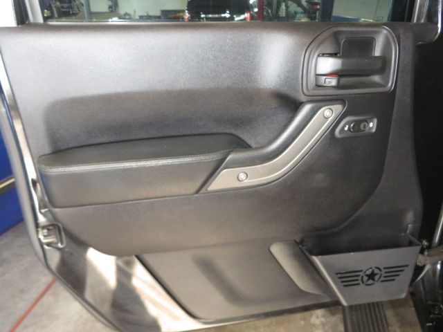 2016 Jeep Wrangler Unlimited 4X4 HARDTOP UNLIMITED BLACK BEAR EDITION LO WMILES EXTRS CLEAN  - 22988211 - 17