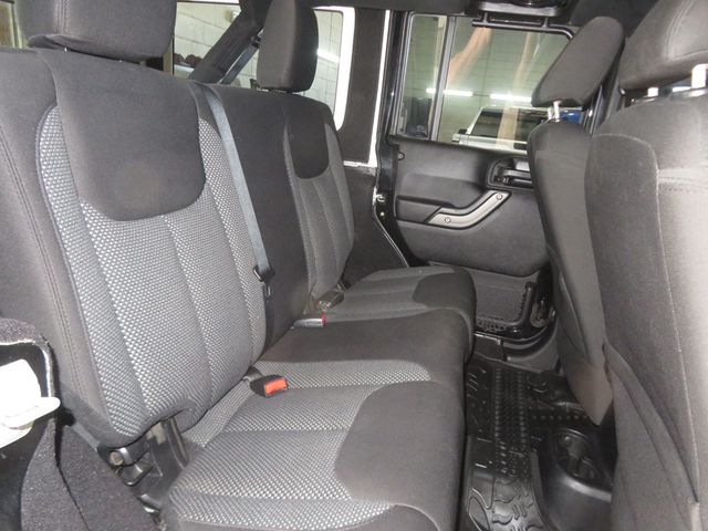 2016 Jeep Wrangler Unlimited 4X4 HARDTOP UNLIMITED BLACK BEAR EDITION LO WMILES EXTRS CLEAN  - 22988211 - 29
