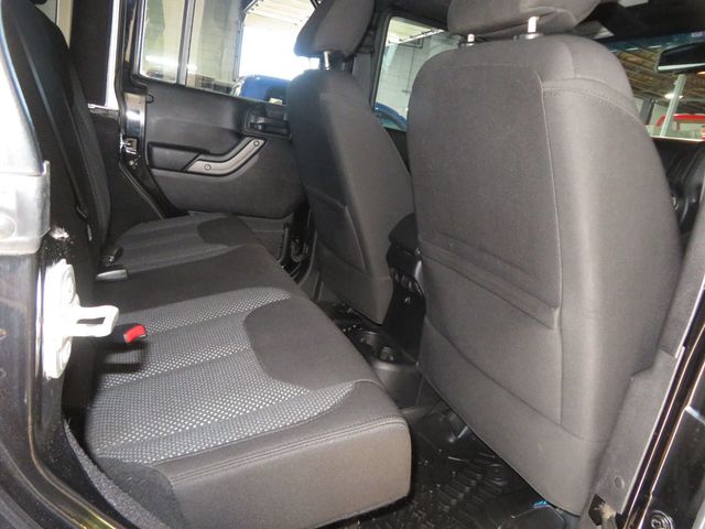2016 Jeep Wrangler Unlimited 4X4 HARDTOP UNLIMITED BLACK BEAR EDITION LO WMILES EXTRS CLEAN  - 22988211 - 31