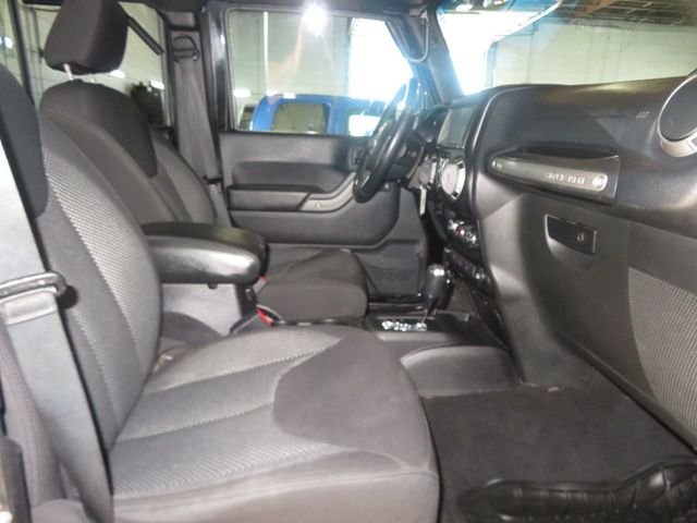 2016 Jeep Wrangler Unlimited 4X4 HARDTOP UNLIMITED BLACK BEAR EDITION LO WMILES EXTRS CLEAN  - 22988211 - 33