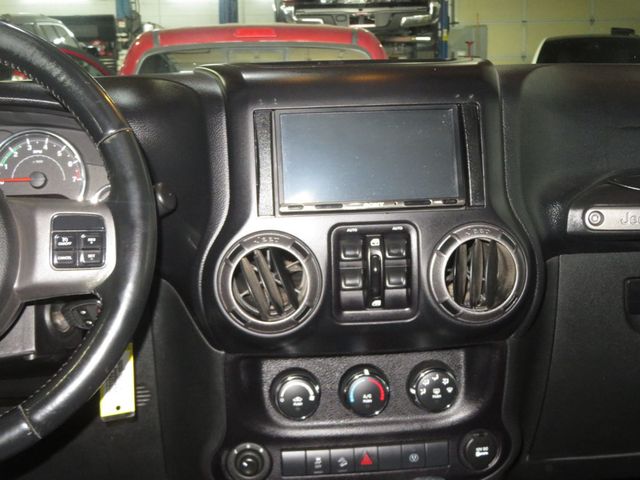 2016 Jeep Wrangler Unlimited 4X4 HARDTOP UNLIMITED BLACK BEAR EDITION LO WMILES EXTRS CLEAN  - 22988211 - 39