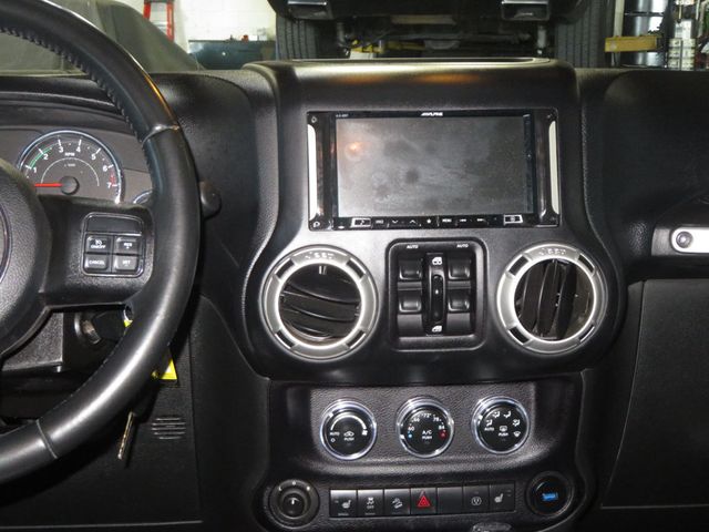 2016 Jeep Wrangler Unlimited RUBICON EXTRA CLEAN 4DOOR HARDTOP WRANGLER 2OWNER LOW MILES  - 22961356 - 39