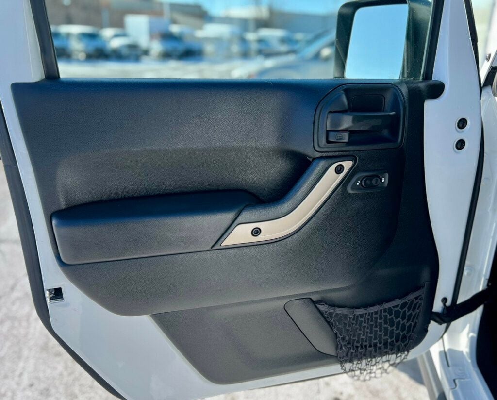 2016 Jeep Wrangler Unlimited SAHARA 75TH ANNIVERSARY - 22970094 - 11