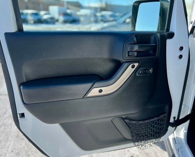 2016 Jeep Wrangler Unlimited SAHARA 75TH ANNIVERSARY - 22970094 - 11