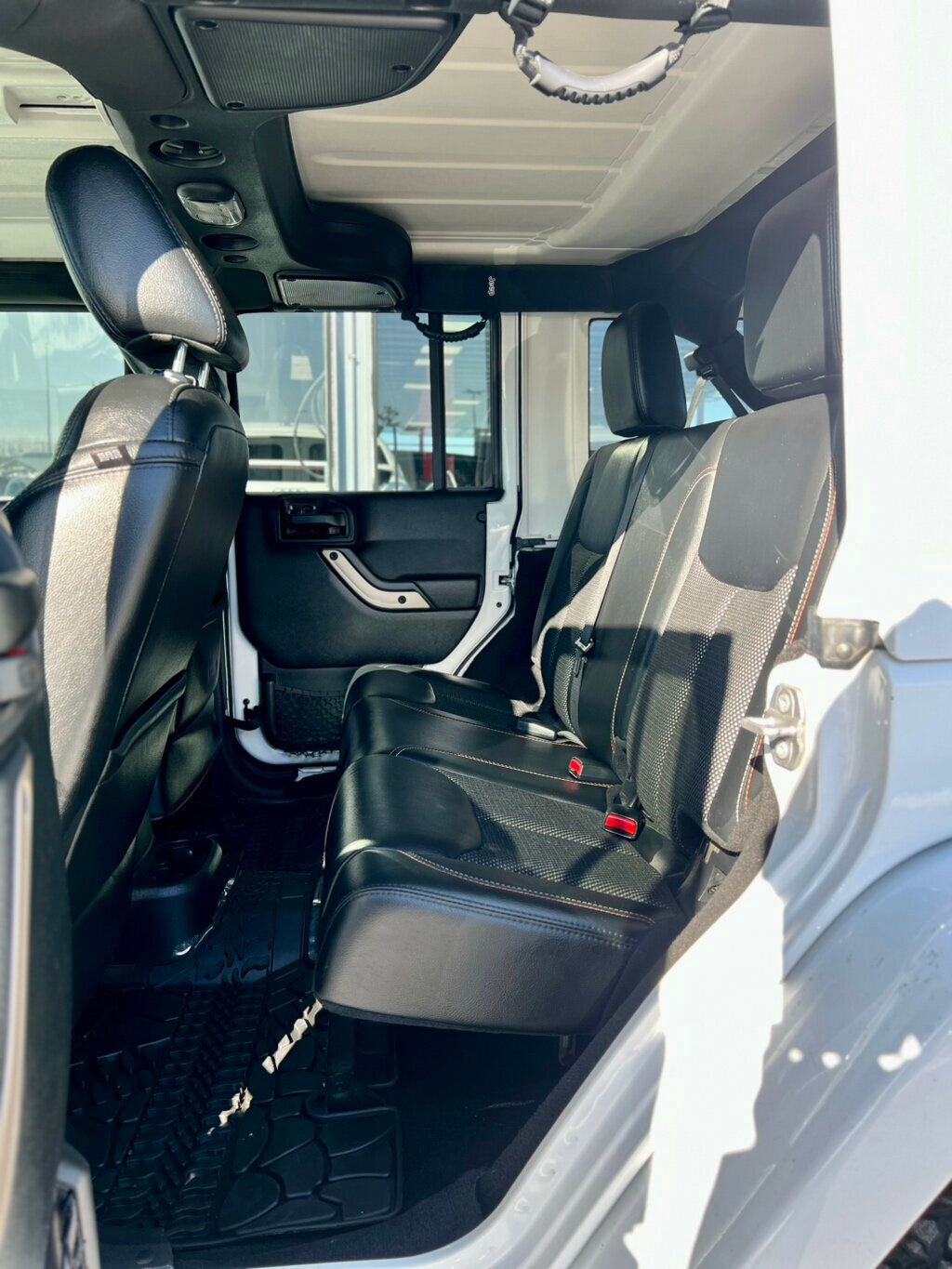 2016 Jeep Wrangler Unlimited SAHARA 75TH ANNIVERSARY - 22970094 - 15