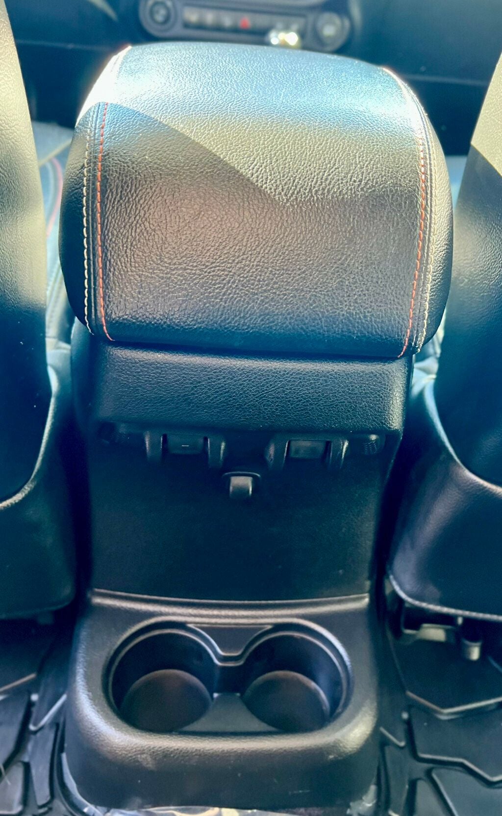 2016 Jeep Wrangler Unlimited SAHARA 75TH ANNIVERSARY - 22970094 - 16