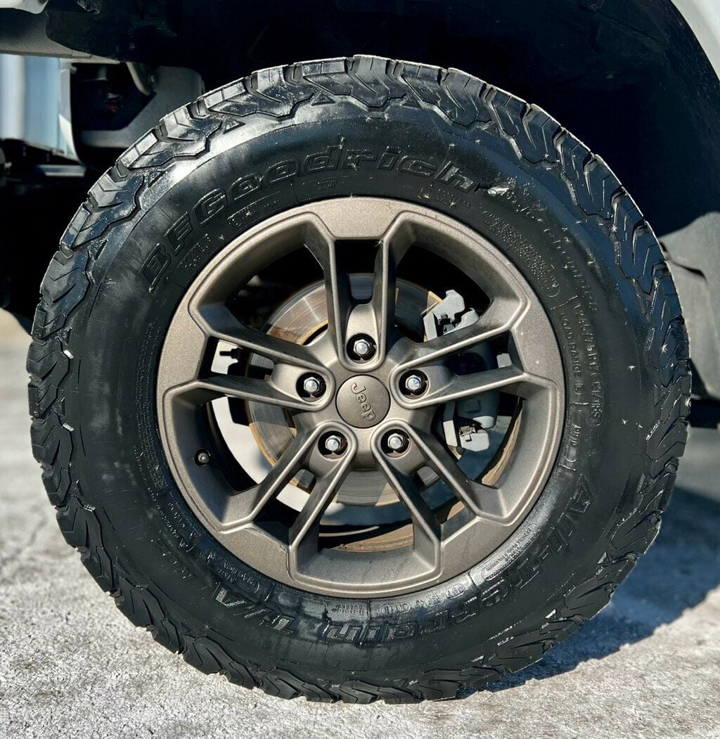 2016 Jeep Wrangler Unlimited SAHARA 75TH ANNIVERSARY - 22970094 - 26