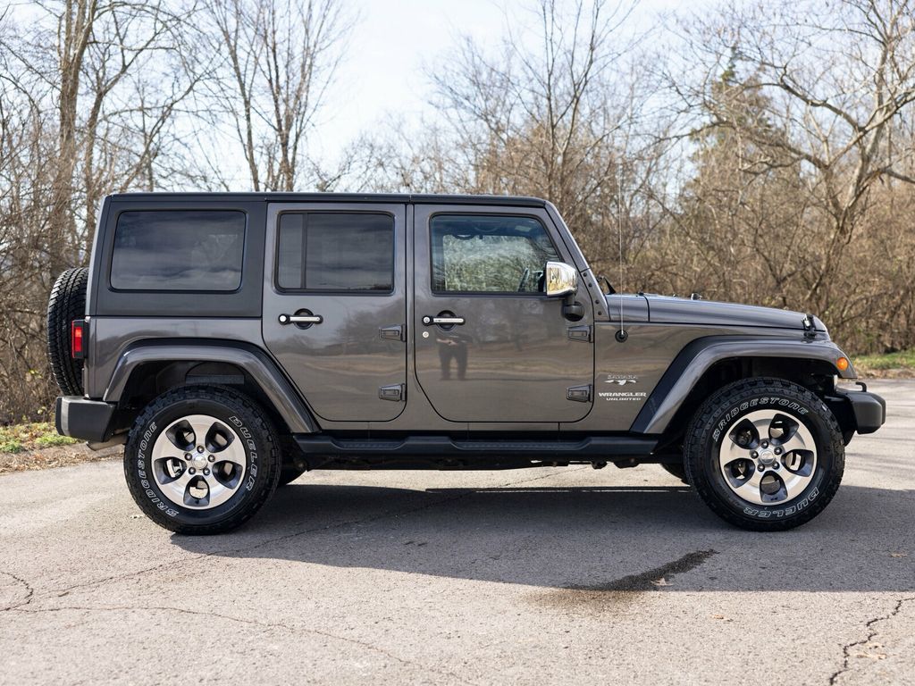 2016 Jeep Wrangler Unlimited Sahara, Rare Blind Spot Indicators, Apple CarPlay, Rear Camera - 22971456 - 10