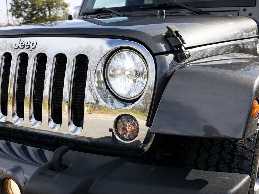 2016 Jeep Wrangler Unlimited Sahara, Rare Blind Spot Indicators, Apple CarPlay, Rear Camera - 22971456 - 17